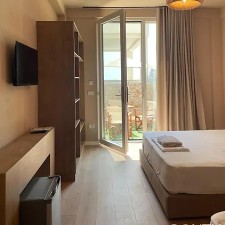 Hotel South And Dhermi