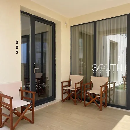 Hotel South And Dhermi