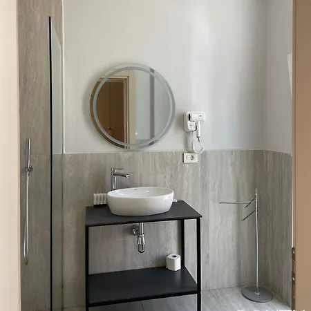 Hotel South And *