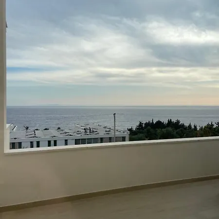 Hotel South And Dhermi