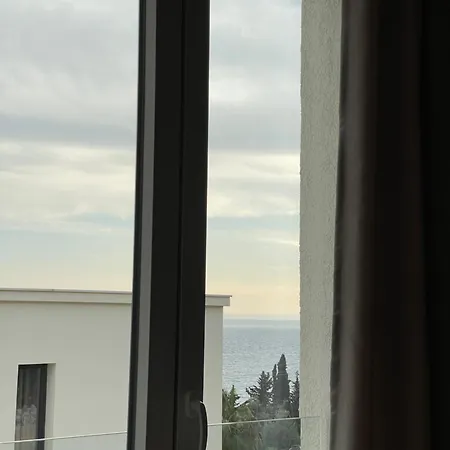 Hotel South And *
