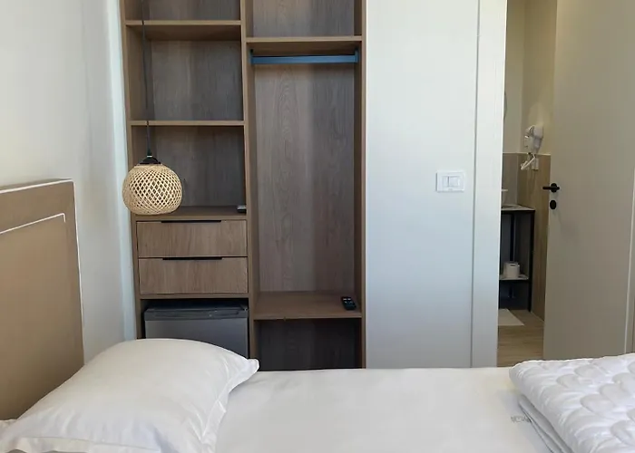 South And ديرمي