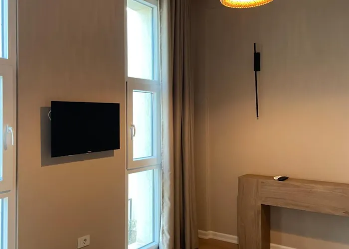 South And ديرمي